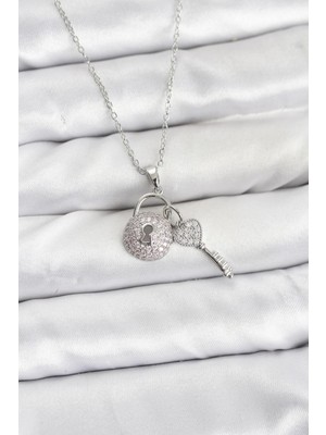 Belle Fusion Mey Ithalat® 316L Çelik Zincir Gümüş Renk Kilit Anahtar Model Zirkon Taşlı Kadın Kolye