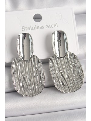 Belle Fusion Mey Ithalat® Pirinç Gümüş Renk Işlemeli Kare Plaka Model Kadın Küpe