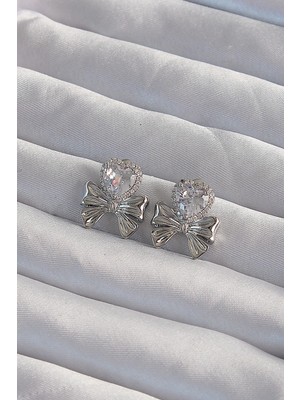 Belle Fusion Mey Ithalat® Pirinç Gümüş Renk Zirkon Taşlı Kalp Model Fiyonk Küpe