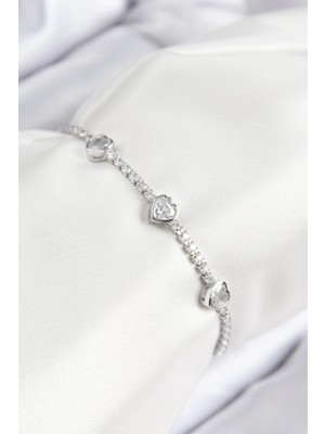 Belle Fusion Mey Ithalat® Pirinç Zirkon Taşlı Sıralı Kalp Model Gümüş Renk Asansörlü Kadın Bileklik