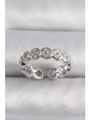 Belle Fusion Mey Ithalat® Pirinç Gümüş Renk Beyaz Sedefli Yonca Model Kadın Yüzük