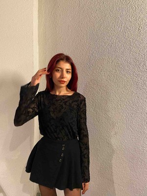 Lina Güpür Detaylı Transparan Bluz