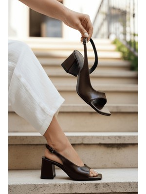 Divolya Robona Kahverengi Kırışık Rugan (8 Cm) Kare Burun Topuklu Ayakkabı