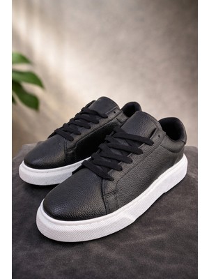 Erkek Siyah Deri Sneaker Ayakkabı, Günlük Kullanım, Konforlu ve Şık Tasarım