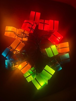 Calperia 4 Metre 20 LED Pilli 2 Kademeli Hediye Kutusu Yılbaşı Ağacı Süsü LED Işık