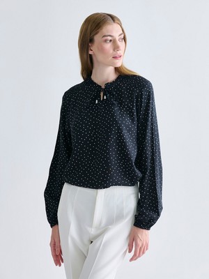 Lc Waikiki Yeni Sezon Bağlamalı Yaka Puantiyeli Bluz