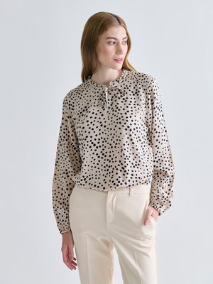 Lc Waikiki Yeni Sezon Bağlamalı Yaka Puantiyeli Bluz