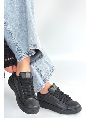 Shemard Yier Siyah Cilt Bağcıklı Spor Ayakkabı