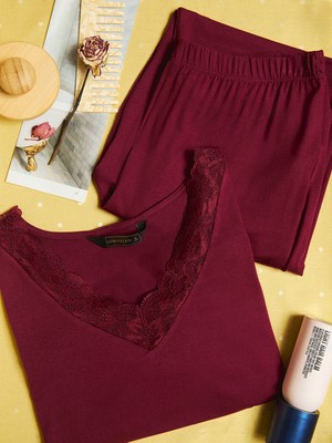 Lc Waikiki Yeni Sezon V Yaka Dantel Detaylı Kadın Pijama Takımı
