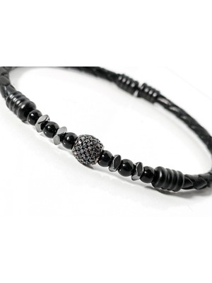 Moncuk Design Siyah Örgü Deri ve Zirkon, Hematit, Oniks Taşlı Yaylı Erkek Bileklik – Doğal Şıklık ve Modern Detaylar