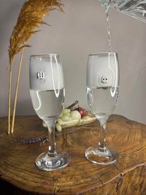 Datatek Şampanya Kadehi Zar Figürlü 2'li