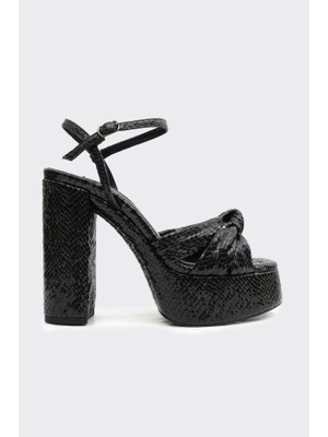 Derinet Platformlu Kalın Topuk Bilekten Bantlı Kadın Ayakkabı