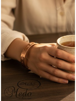Medo E-Konsept Kadın Bakır Bileklik El İşçiliği Kalp Motifli Şık Günlük Takı Hediyelik