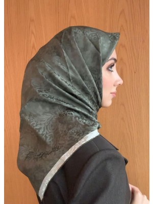 Aker Defolu Ipek Jakarlı Sura Eşarp 7208407 - 455 Yeşil Çiçek Desen