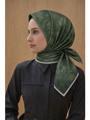 Aker Jakarlı Sura Ipek Eşarp 7208403 - 355 Yeşil Simli Çiçek Desen