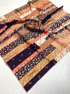 Cacharel Tivil Ipek Eşarp 7861313 - 962 Soğan Kabuğu Çiçek Desen