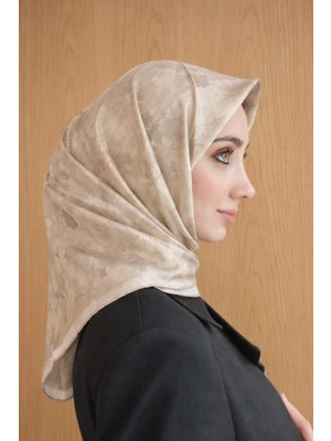 Aker Jakarlı Sura Ipek Eşarp 7208403 - 331 SYR52632 Krem Simli Desen