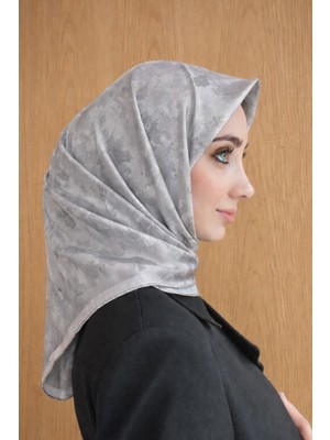 Aker Jakarlı Sura Ipek Eşarp 7208403 - 311 SYR52633 Gümüş Simli Çiçek Desen