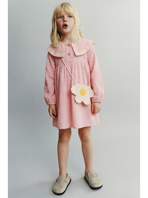 Magu Kız Çocuk Pamuklu Pembe Papatya Nakışlı Elbise - Çantalı