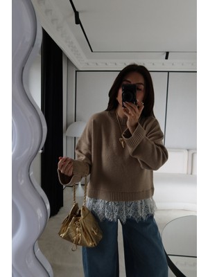 Özge Özgenç Etek Ucu Dantelli Basic Kazak