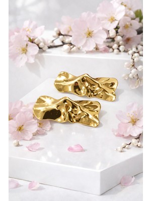 Yush Aksesuar Dalgalı Tasarım Çelik Küpe