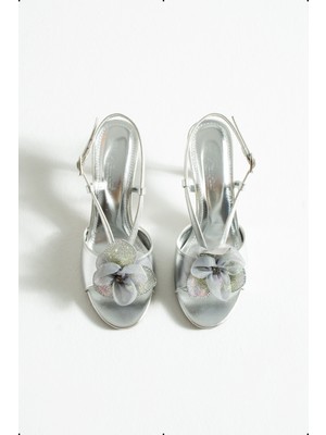 Kadın Aksesuralı Topuklu Sandalet Noa - Gümüş