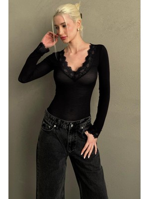 Madmext Siyah V Yaka Dantelli Transparan Kadın Bluz MG2662