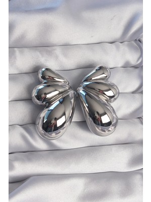 İsmiyle Al Pirinç Gümüş Renk Iri Bombeli Kelebek Küpe