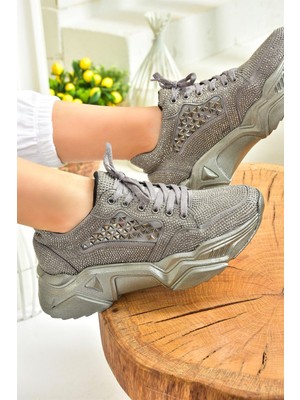 Platin Metal Taş Detaylı Kadın Spor Ayakkabı M444302814