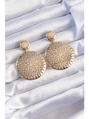 İsmiyle Al Pirinç Gold Renk Oval Işlemeli Küpe