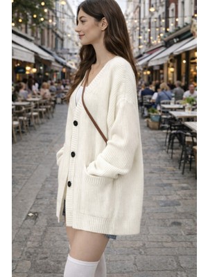 Cool Tarz Kadın Oversize Cepli Düğmeli V Yaka Triko Hırka