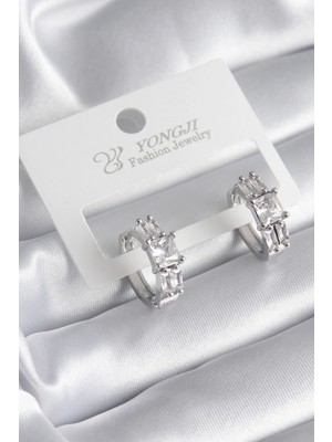 İsmiyle Al Pirinç Gümüş Renk Kare Zirkon Taşlı Kadın Küpe