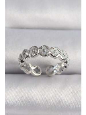 İsmiyle Al Pirinç Gümüş Renk Beyaz Sedefli Yonca Model Kadın Yüzük