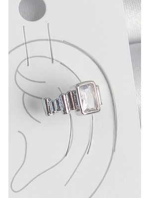 İsmiyle Al Pirinç Gümüş Renk Kare Zirkon Taşlı Kadın Kıkırdak Model Küpe