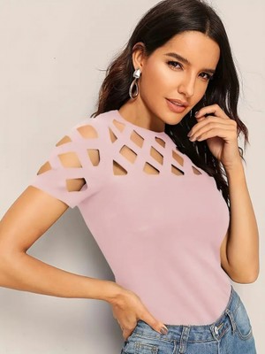 Indispensablely Kadın Kısa Kollu Baklava Desen Lazer Kesim Ithal Krep Bluz