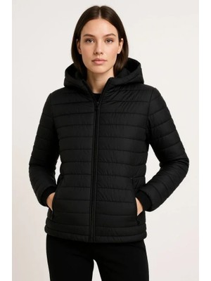 Indispensablely Şişme Kapüşonlu Fermuarlı Mont Su Itici Kapitone Astarlı Kumaş Cepli Kışlık Rahat Kalıp - Siyah