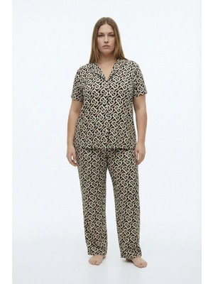 Şuranur Kadın Milan Kumaş Önü Düğmeli Mevsimlik Kısa Kol Pijama Takımı