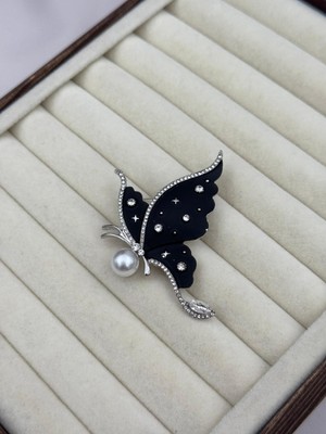 Luseda İthal İnci Detaylı Siyah Kelebek Broş