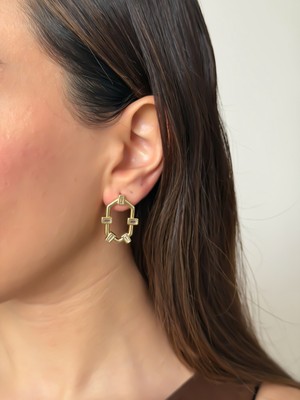 Geometrik Taş Detaylı Gold Küpe