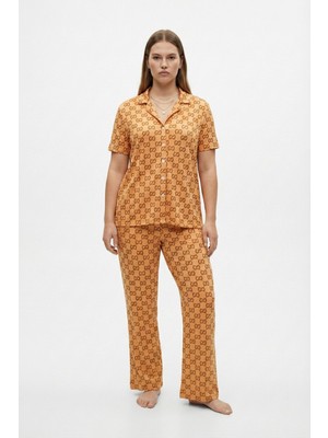 Şuranur Kadın Milan Kumaş Önü Düğmeli Mevsimlik Kısa Kol Pijama Takımı