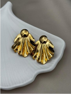 Luseda Gold Renk Heykelsi Form Kararmaz Çelik Küpe