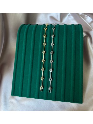 Modern Formlu Taşlı Şık Bileklik