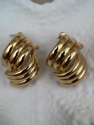 Luseda Gold Renk Bombeli Sarmal Küpe