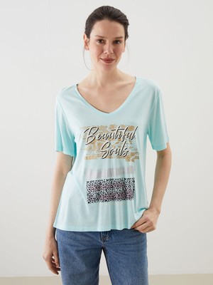 Lc Waikiki Yeni Sezon V Yaka Baskılı Kadın Tişört