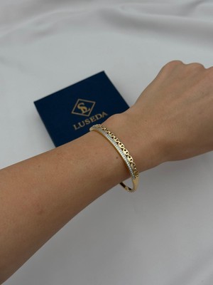 Luseda Zincir Detaylı Zirkon Taşlı Kelepçe Bileklik