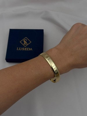Luseda Xuping Parlak Yüzeyli Gold Kelepçe Bileklik