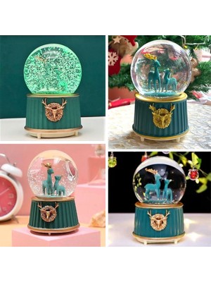 By Nevser Pilli Işıklı Müzikli Kar Küresi–iki Geyikli Yeşil Figürlü Eğlenceli Masaüstü Biblo, LED Aydınlatmalı Dekoratif Hediyelik Kar Küresi