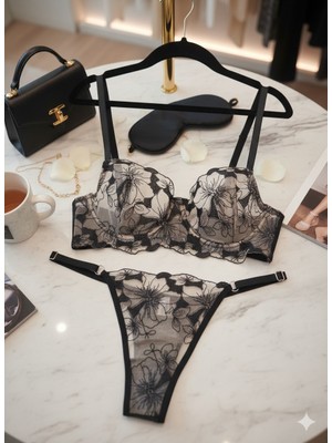 Kadın Renkli Çiçek Işlemeli Tül Sütyen ve Külot Takımı