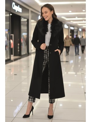 Kürk Yakalı Kadın Kaban