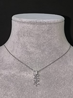 Vulwox Çiçek Motifli Kolye